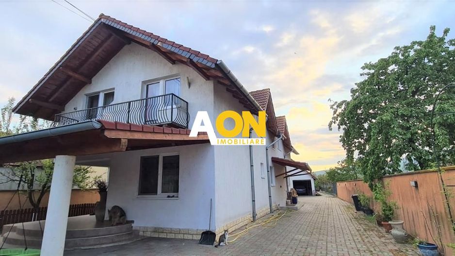 Casa pentru 2 familii, 7 Camere, 2 Garaje, 1500MP Teren - Poză 1