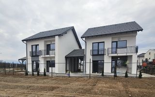 Casa Sibiu 4 camere, 2bai, terasa, carport, locatie Selimbar - Poză 1