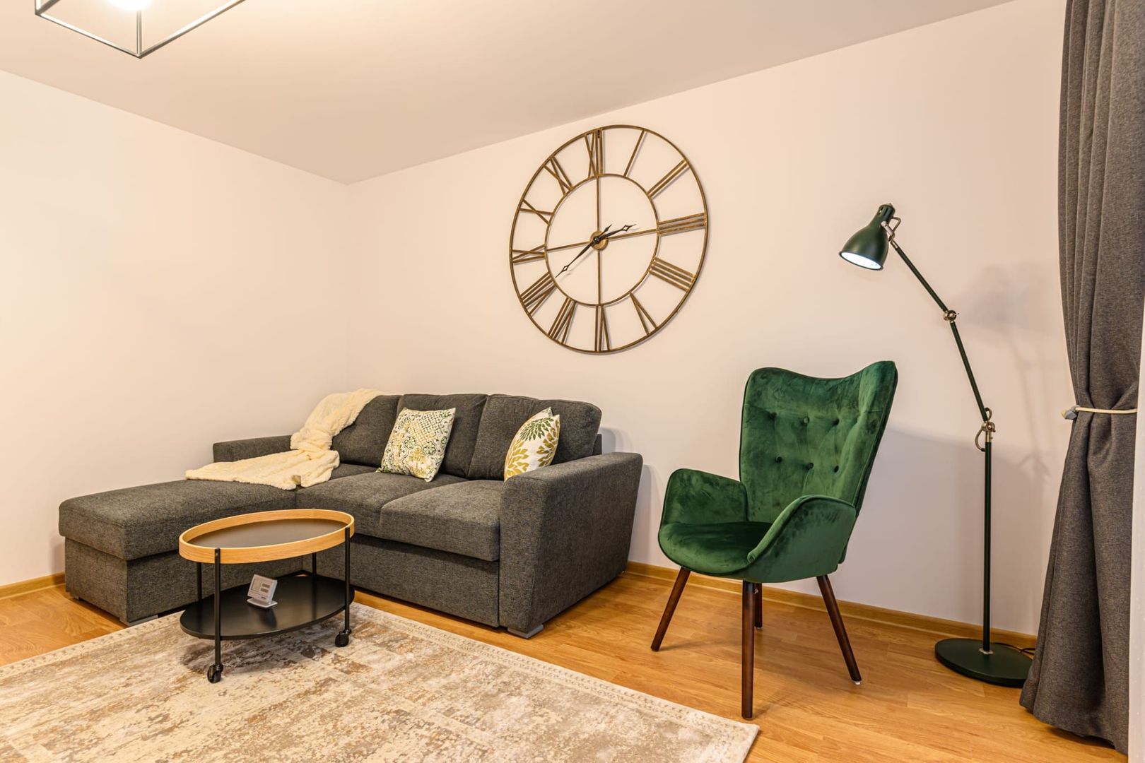 Cartier URBAN, lângă Mall Coresi, apartament 2 camere, mobilat, 550 euro - Poză 5