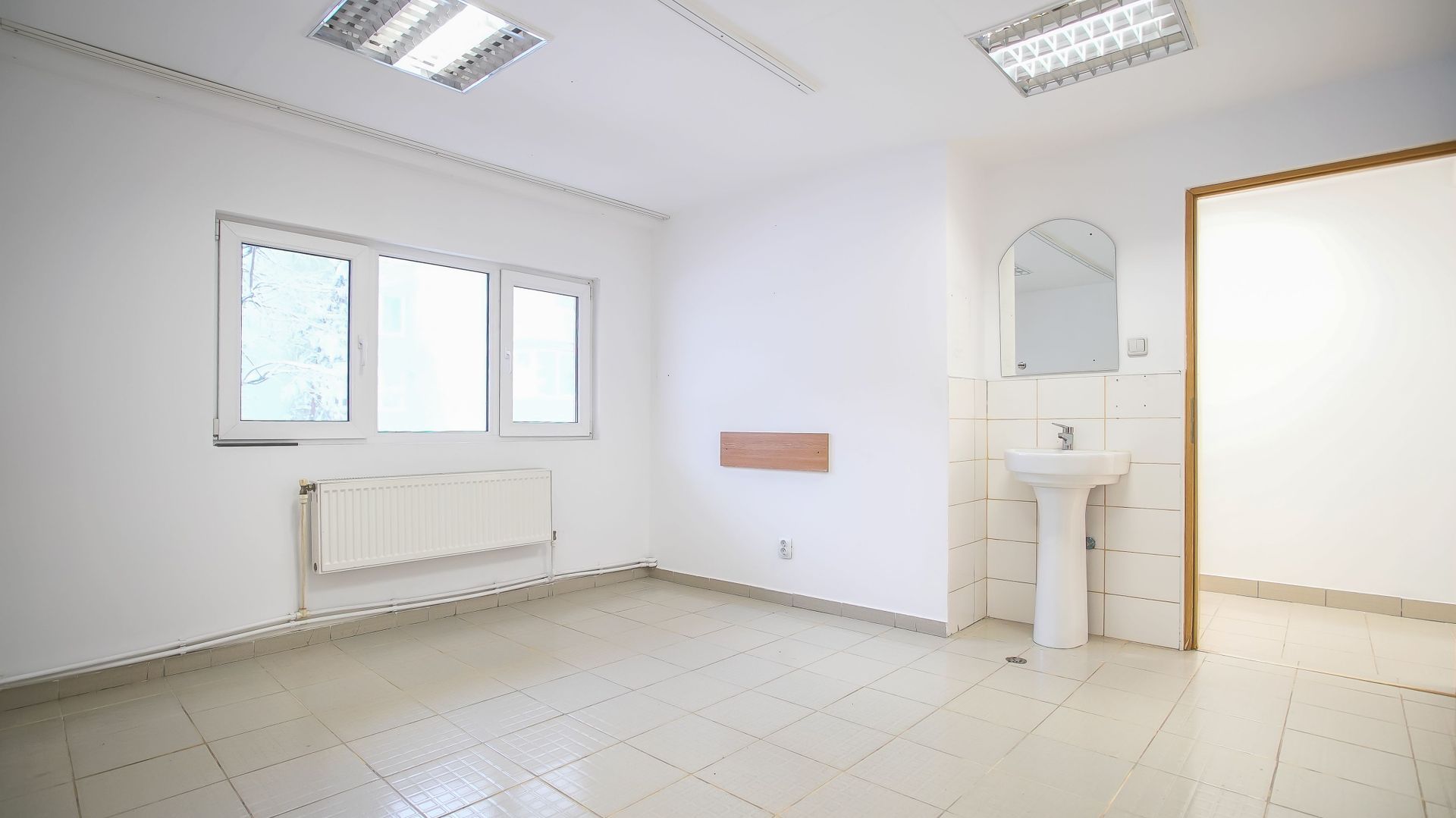 Spatiu Comercial modern 200mp, vad pietonal si auto, Bartolomeu - Poză 5