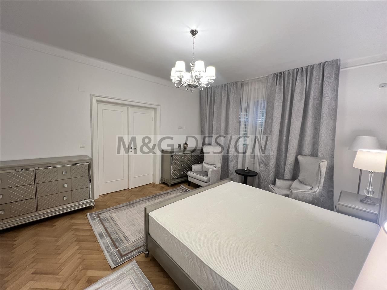 Apartament  deosebit amenajat LUX  boxa curte acces auto CENTRAL - Poză 28