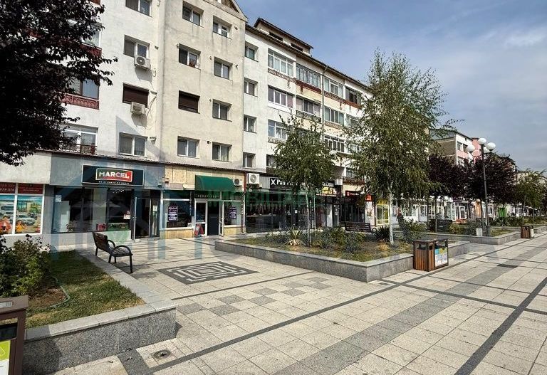 Spațiu comercial ultracentral de închiriat, Pașcani - Poză 5