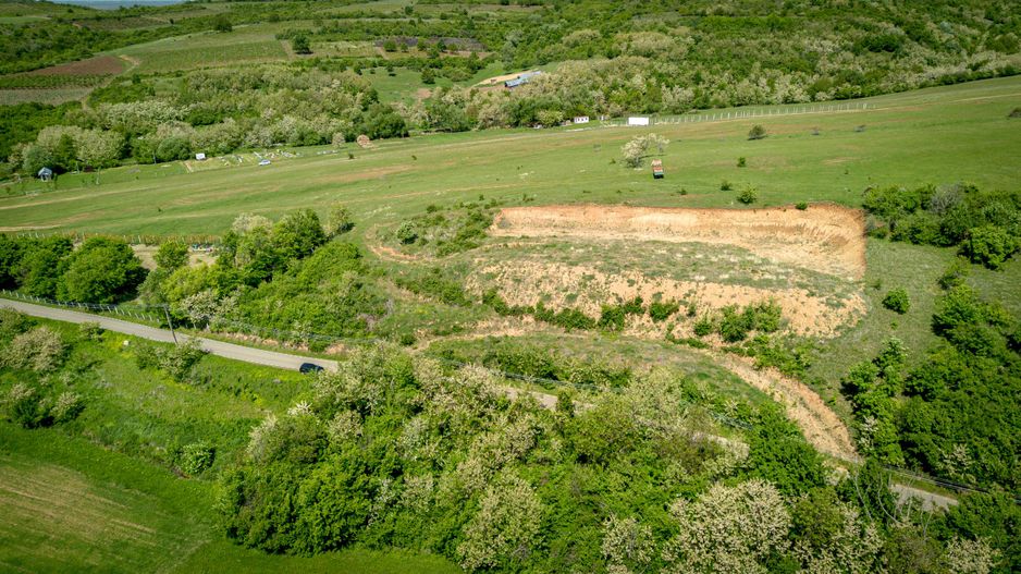 Teren extravilan în vecinătatea Mănăstirii Feredeu - Poză 5