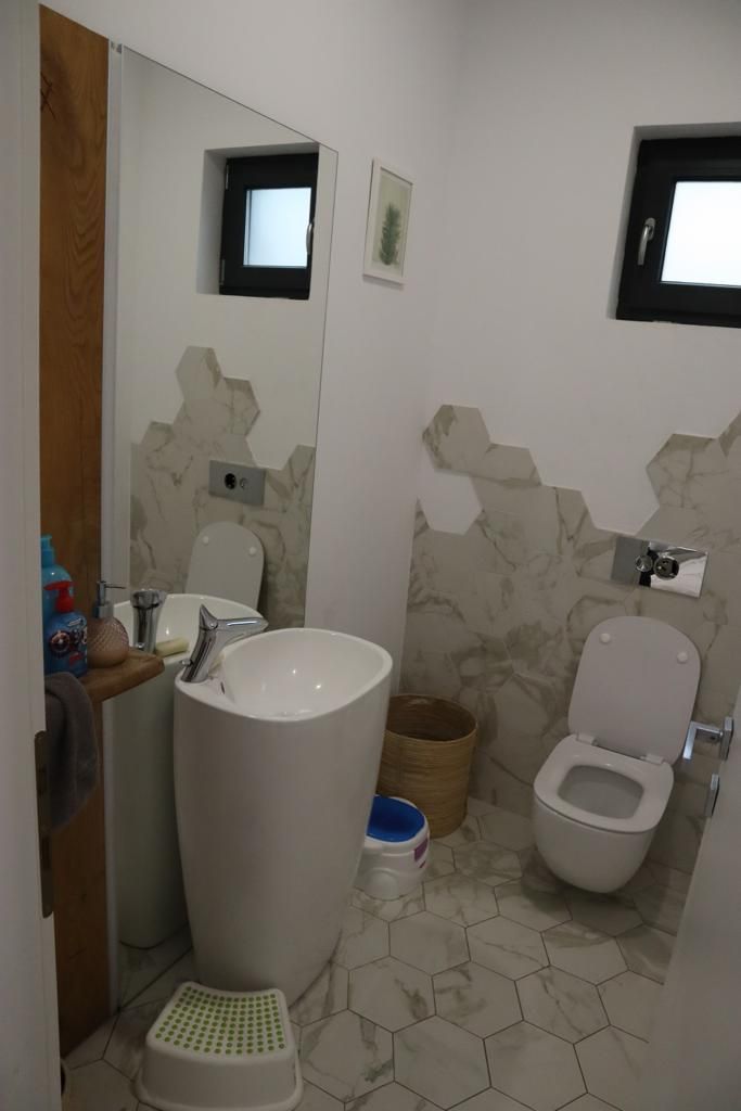 Locuinta moderna spatioasa cu garaj - Poză 10