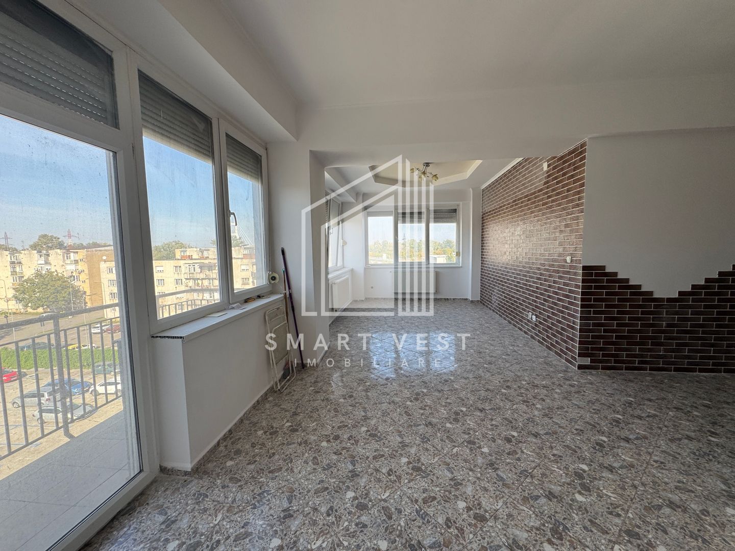 Apartament 3 camere decomandat | Etaj 3 cu lift | Zona Micro 17 - Poză 2