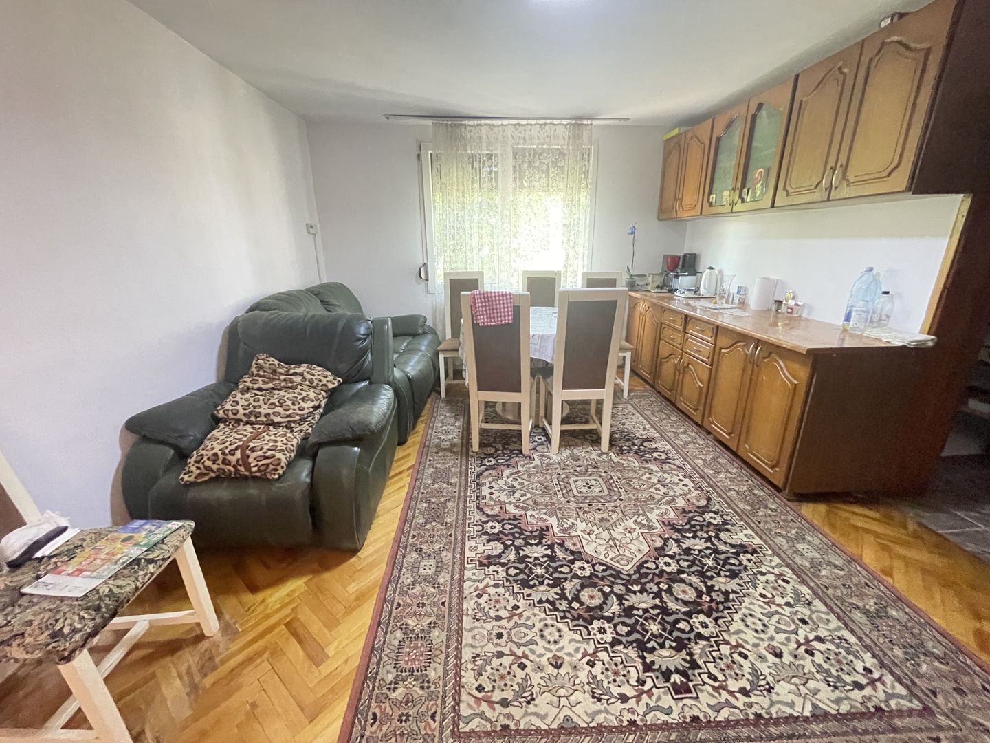 Casa cu teren 1000 mp și front 26 ml în zona Bogdanesti - Poză 4