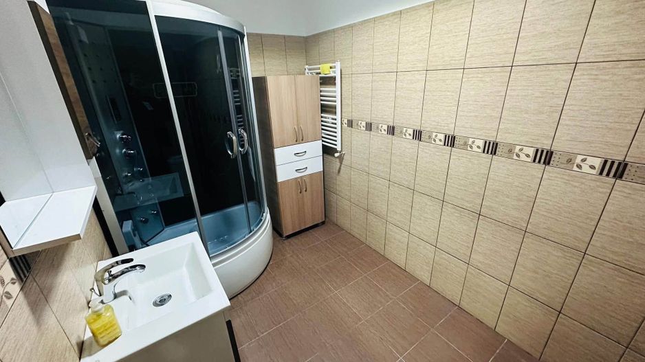 Apart. 3 camere, Ared R 18 pe str. Tudor Vladimirescu - Oradea - Poză 8