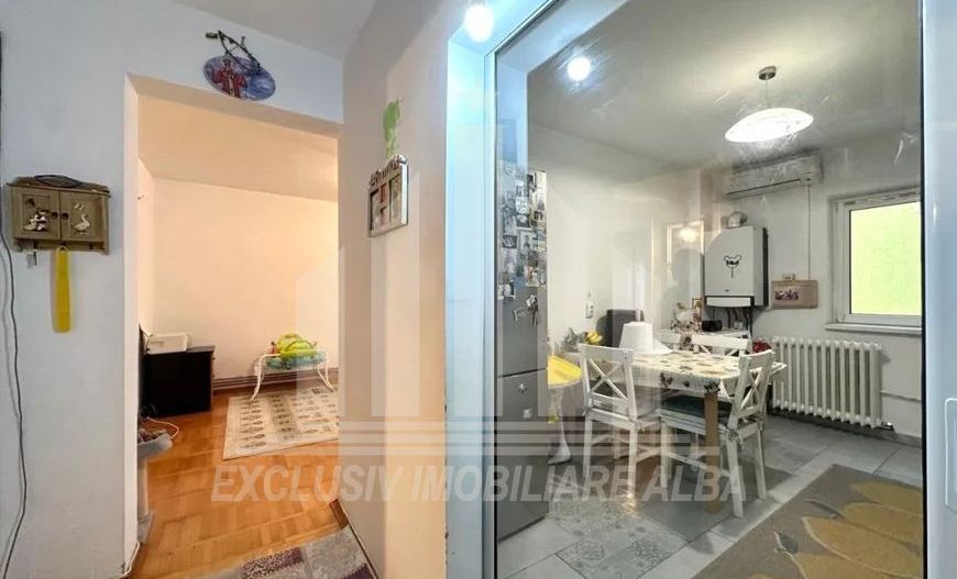 Apartament cu 3 camere decomandate, Cetate - Poză 5