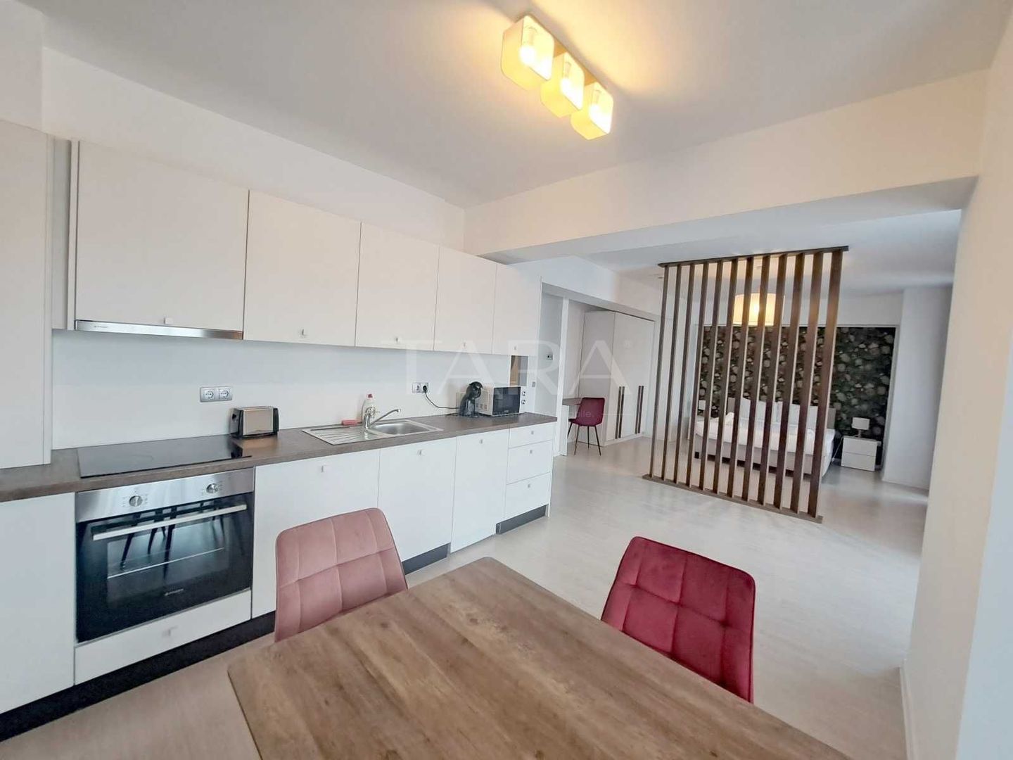 Apartament tip studio, finisaje moderne, mobilat, ideal investiție. - Poză 2