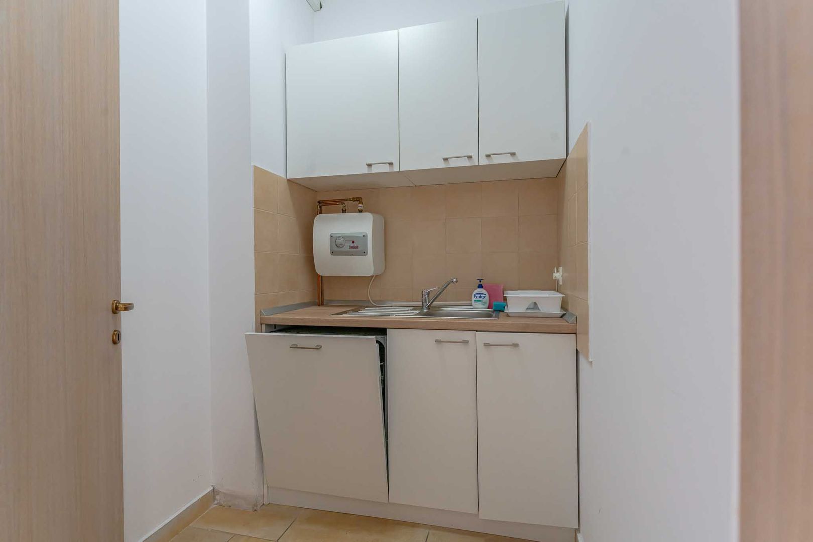 Birouri în zona Patria, Brașov - 2 locuri de parcare subterane - Poză 3