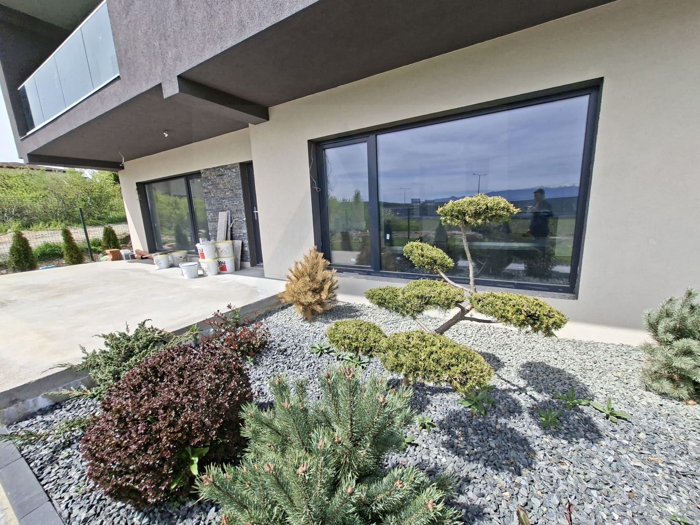 Casa premium cu teren 815 mp terasa balcon si garaj zona Selimbar - Poză 2