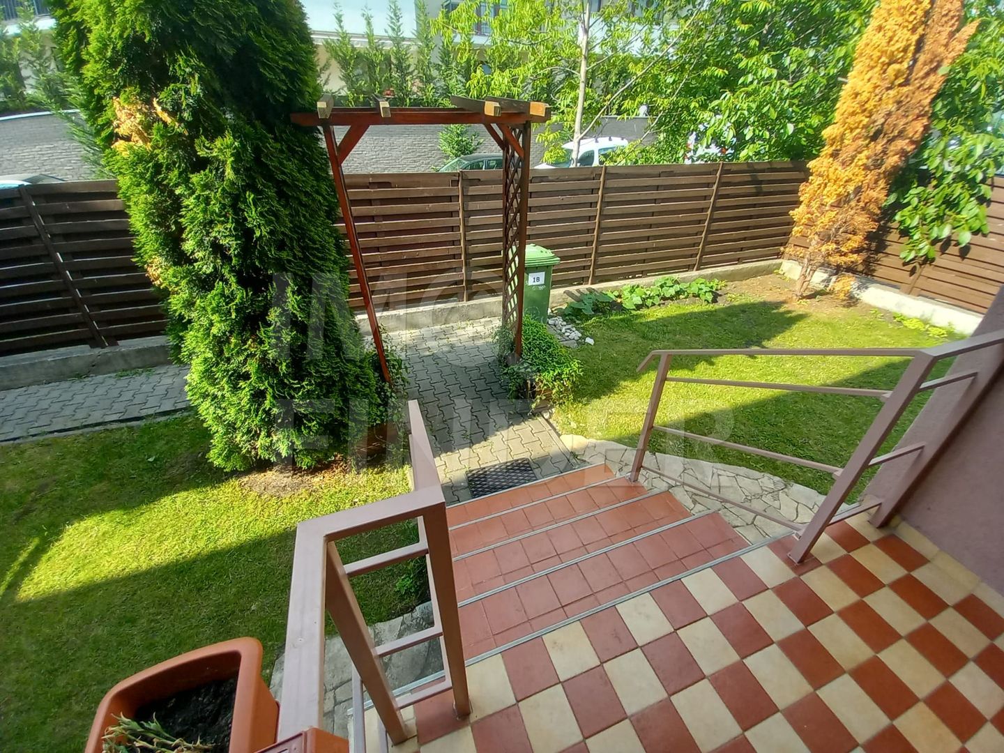 Casa cu Gradina si Parcare Subterana EUROPA - Poză 3