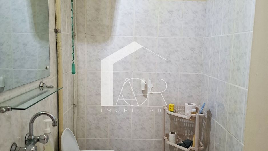 Apartament cu 4 camere, zona Nord - Poză 12