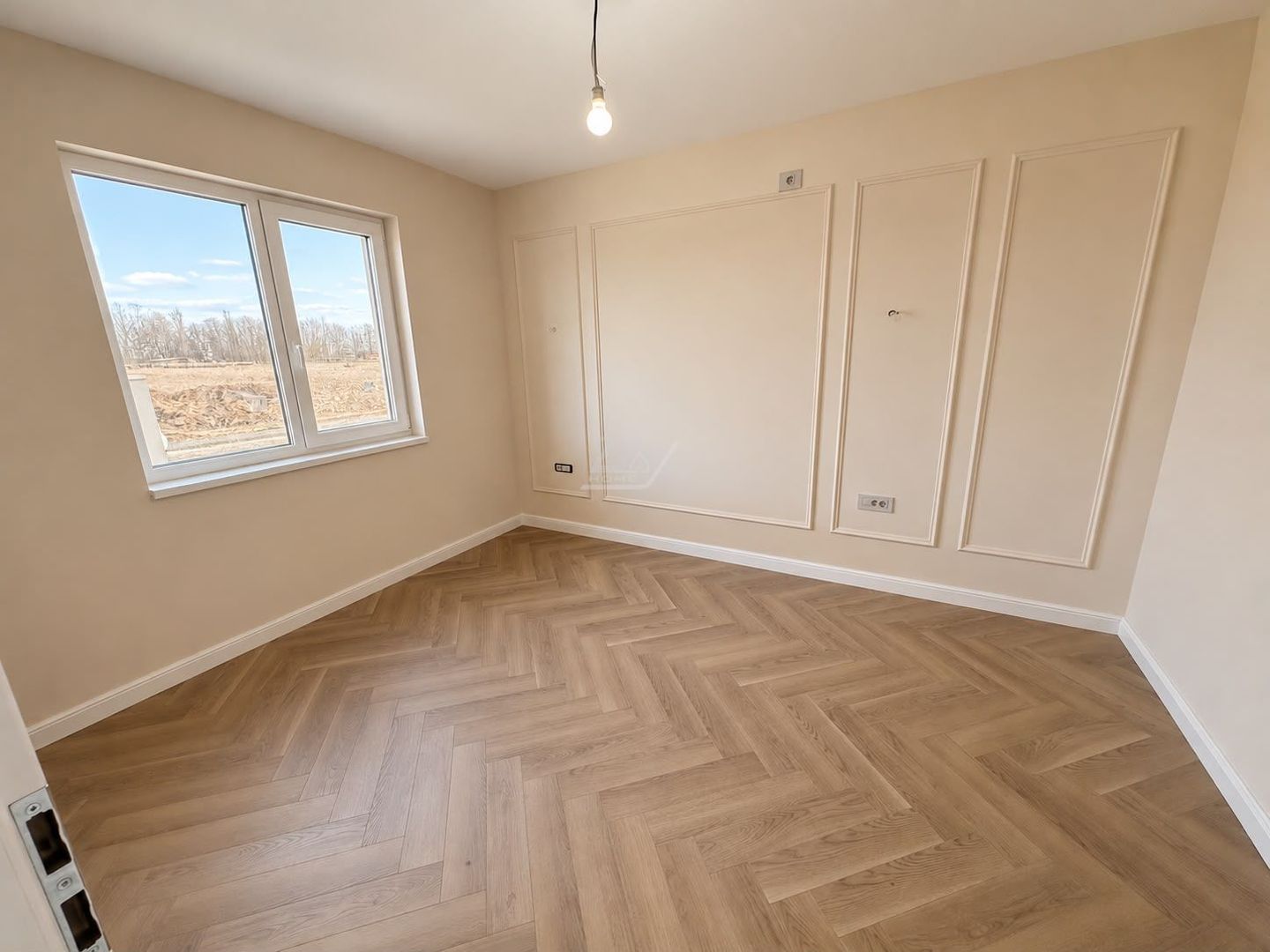 Duplex despartit prin camera tehnica! 5 camere, 3 bai. - Poză 3