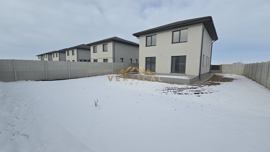 Vila cu teren superb in comuna Berceni! 4 Camere - Poză 9