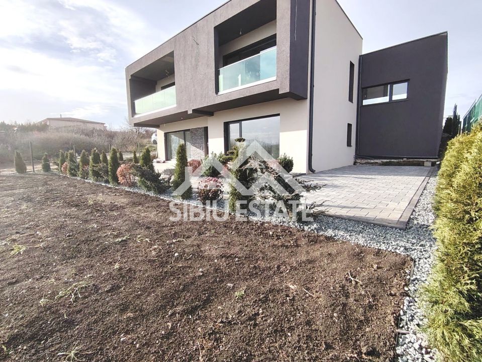Casa Sibiu, Selimbar teren 790 mp, garaj, terase - Poză 9