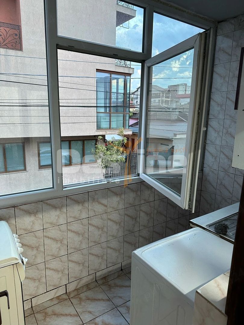 Închiriez apartament cu 2 camere în centrul Constanța, zona Dacia - Poză 4