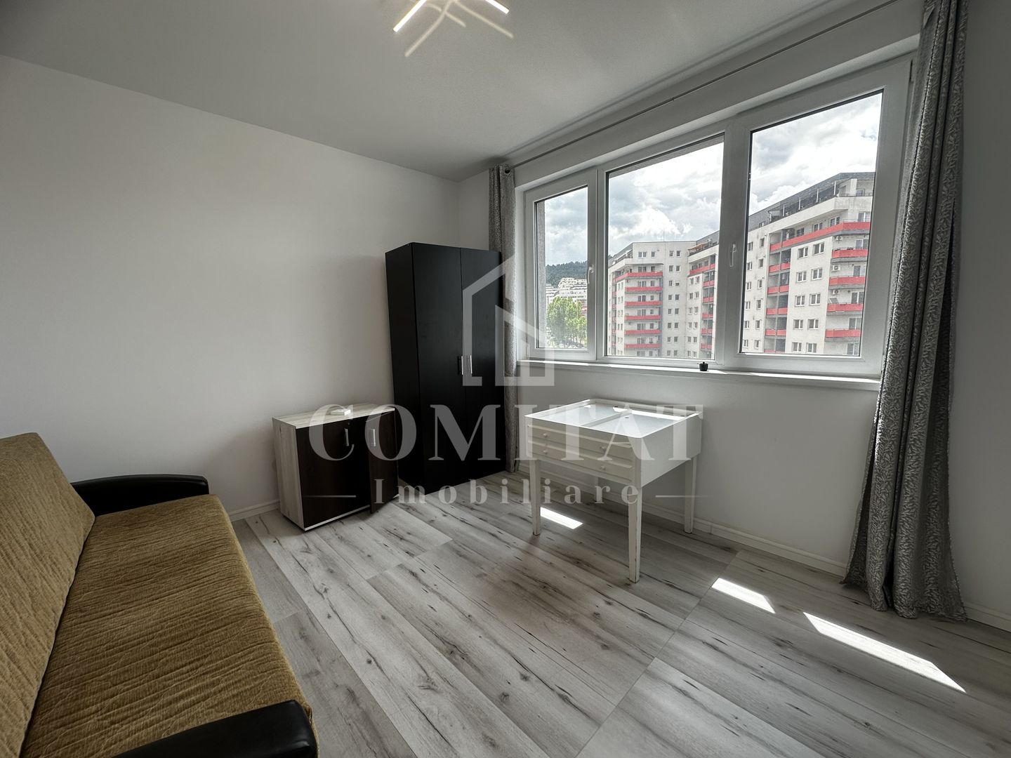 Apartament la etaj intermediar | 3 camere | Zona Bmw - Poză 10