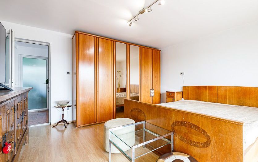 Casă pentru o familie numeroasă în Săcălaz - Poză 8