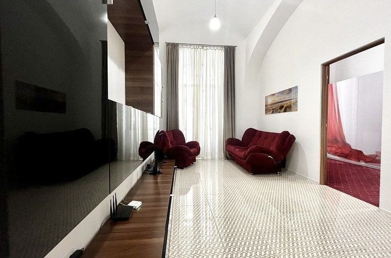 Un colț de istorie cu confort modern, zona Central- Piața Libertății - Poză 1