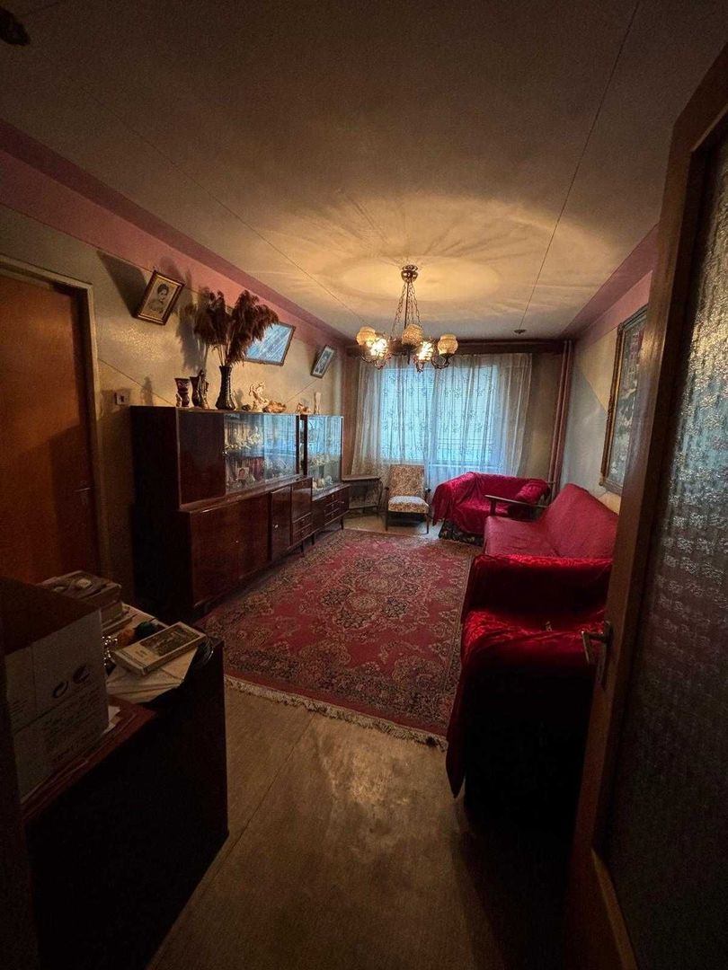 De vanzare apartament 3 camere Veteranilor - Poză 1