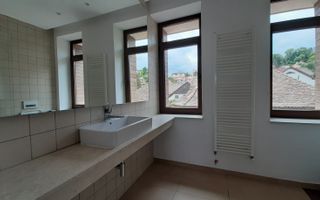 Spatiu de birouri deosebit - 160 mp - Poză 11