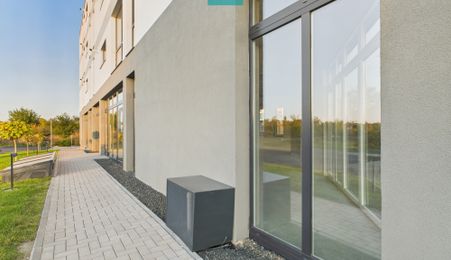 Spațiu comercial 208 mp + 5 parcări, Zona Aradului