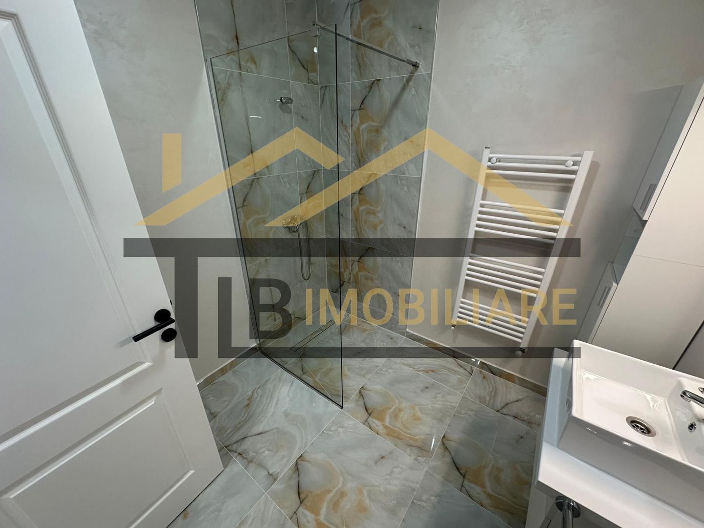Apartament de 2 camere,65mp, parcare, zona Centrala - Poză 6