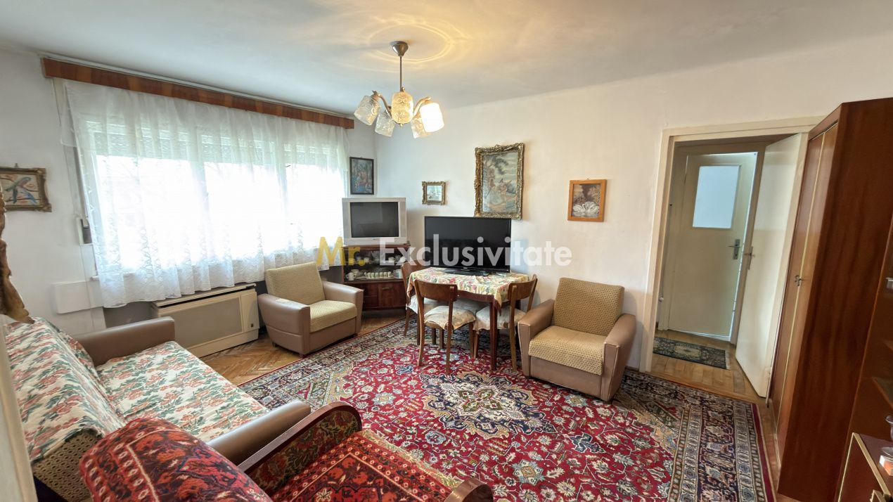Apartament 3 camere MV1 Str. Gladiolei 6 Etaj III - Carei - - Poză 2