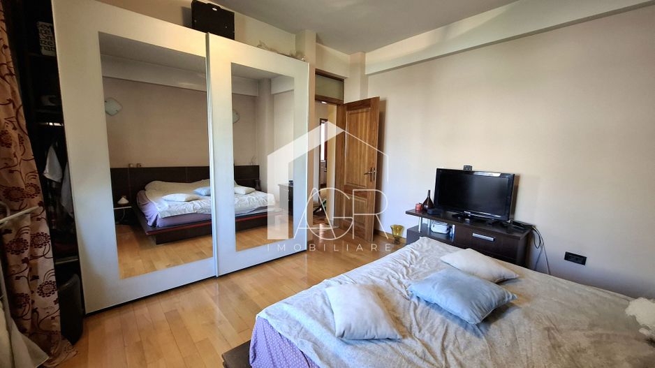 Apartament cu 4 camere, decomandat, zona Democratiei - Poză 11