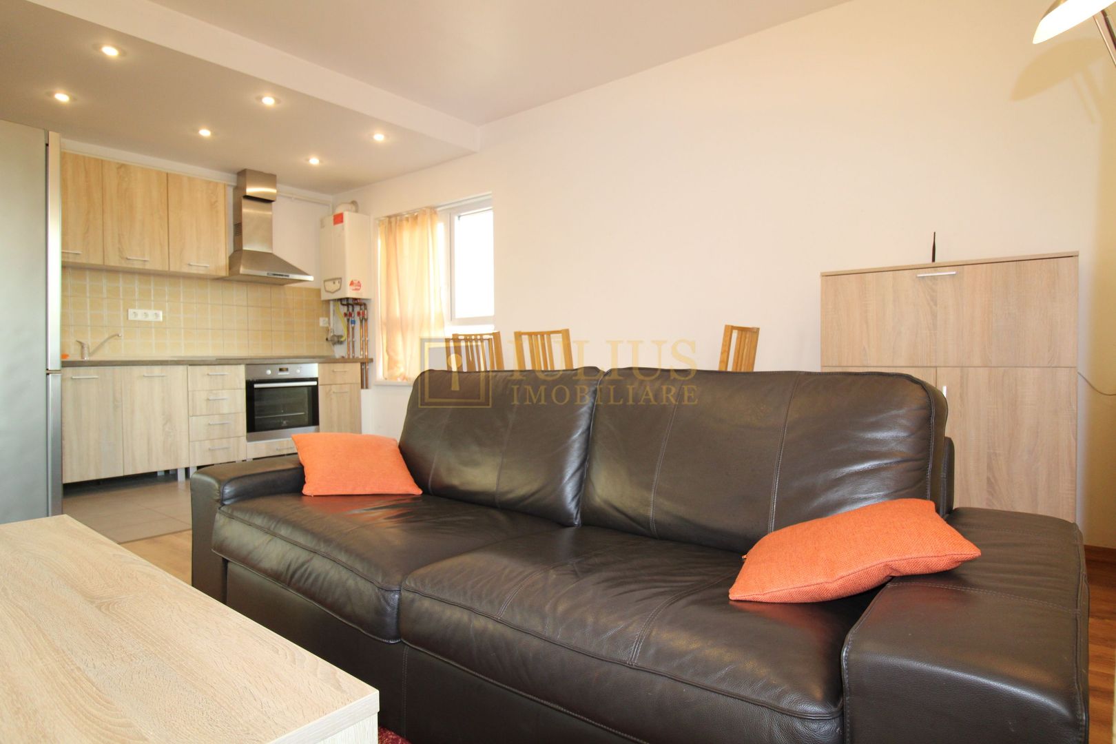 2 camere, terasă spatioasă,  Soarelui - Uranus Plaza. - Poză 1