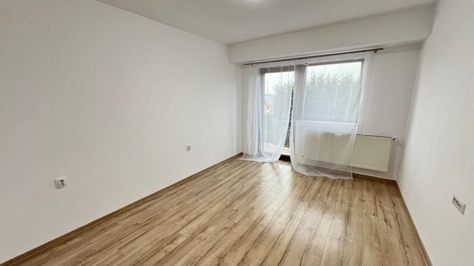 Casa cu 7 camere | 3 balcoane | Garaj | 220 mp + 80 mp curte | Cartier Panorama - Poză 11