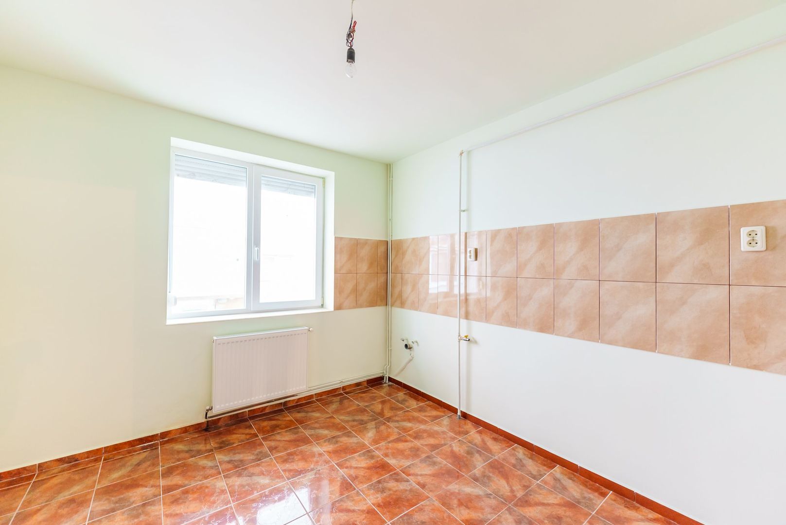 VÂNDUT! Casă cu destinații multiple în cartierul Aurel Vlaicu - Poză 5