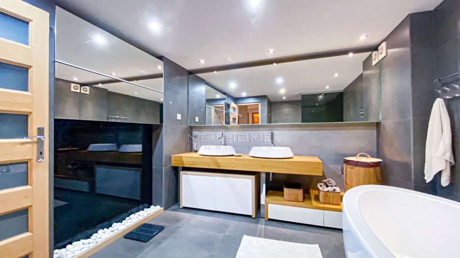 Apartament LUX 4 camere Parcare, zona Campului - Poză 5