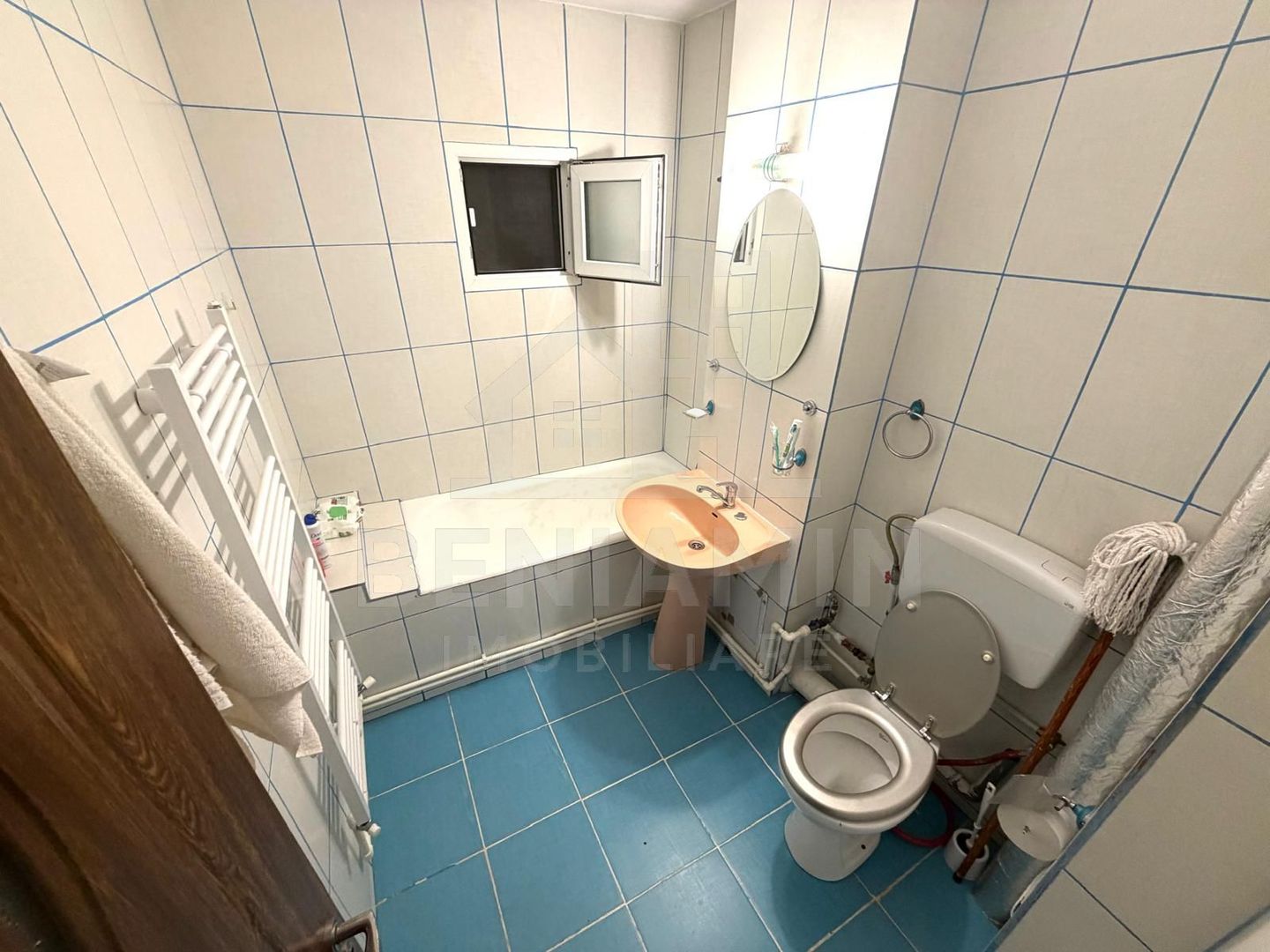 3 camere decomandat cu 2 bai Rovine etajul 3 centrala termica 72mp - Poză 8