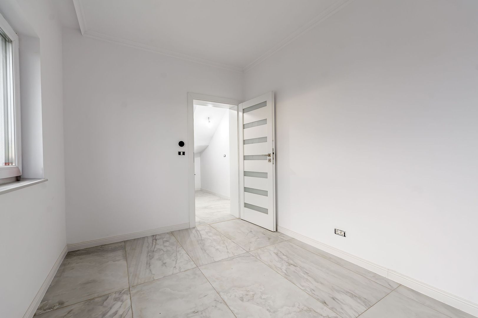 PREȚ REDUS! Vilă nouă cu terasă panoramică și 4 dormitoare, în Gai - Poză 5