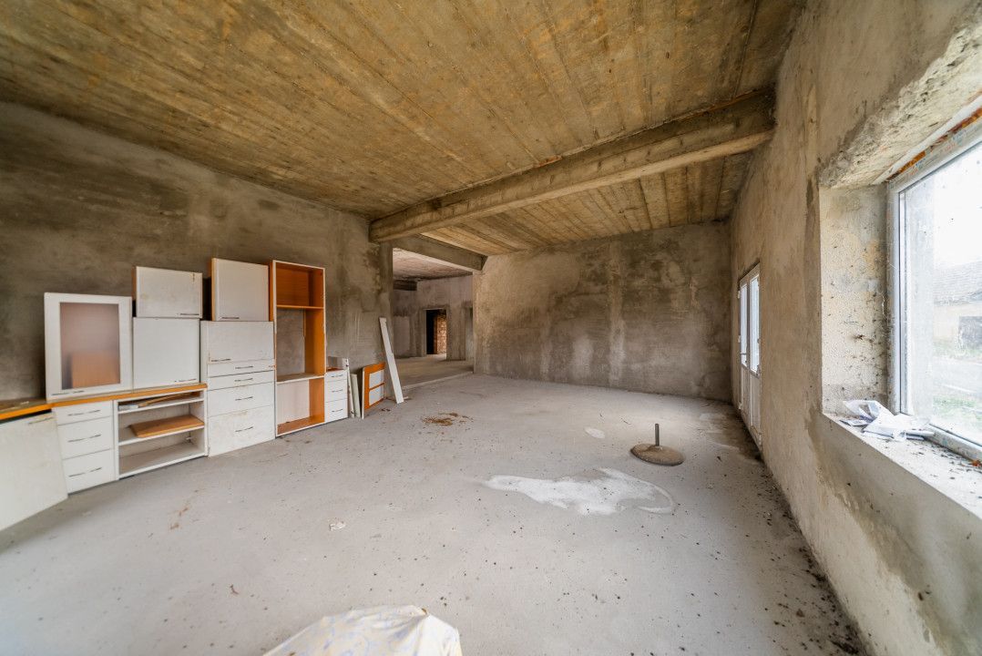 Casa caramida P+M, Vinga, cu potential spatiu comercial - Poză 8