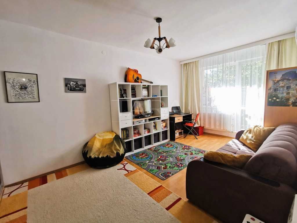 Apartament cu o cameră, garaj, zonă accesibilă, ideal cuplu. - Poză 1