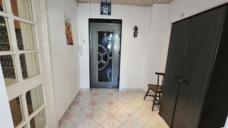 Inchiriez apartament cu 2 camere - Poză 2