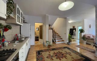 Duplex cochet P+E cu 4 camere aflat in Floresti (strada privata) - Poză 2