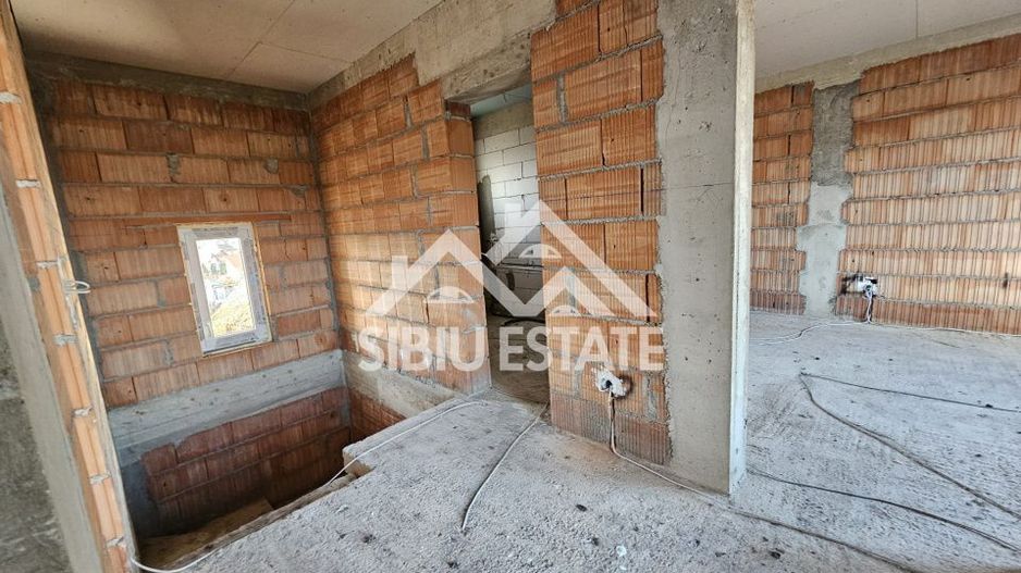Casa duplex , 310 mp teren, Sura Mica , Sibiu - Poză 3