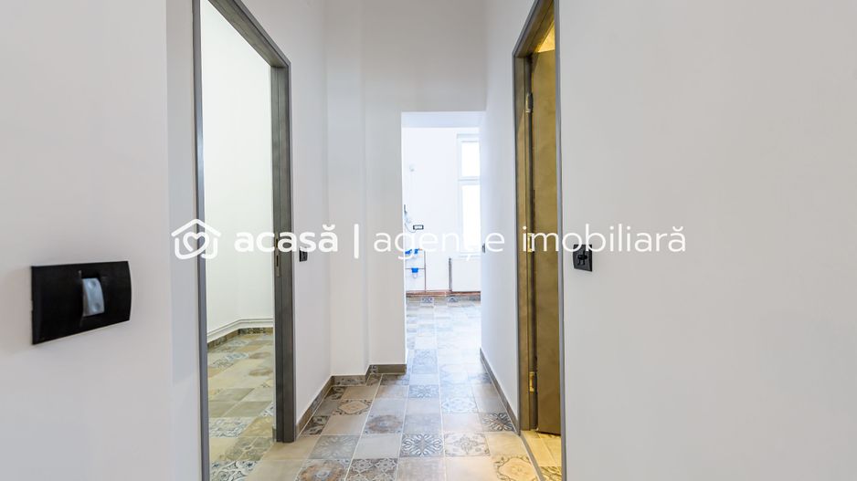 Apartament ULTRACENTRAL cu 3 camere, la cheie, renovat recent - Poză 9