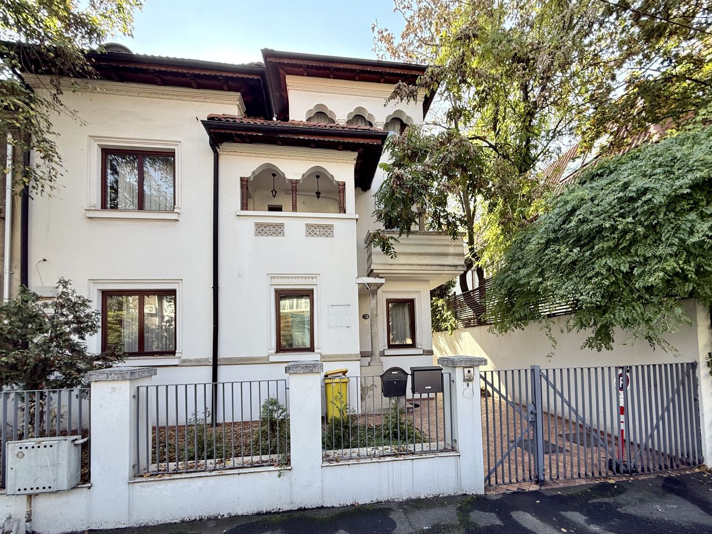 Vilă superbă | Cotroceni | 8 camere terasă și grădină - Poză 26