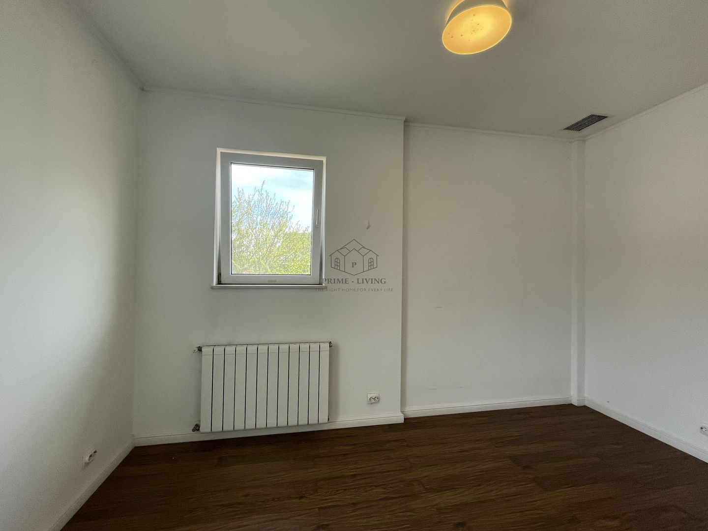 VILA SPATIOASA LA INCHIRIERE IN ZONA PIPERA LANGA SCOLI - Poză 15