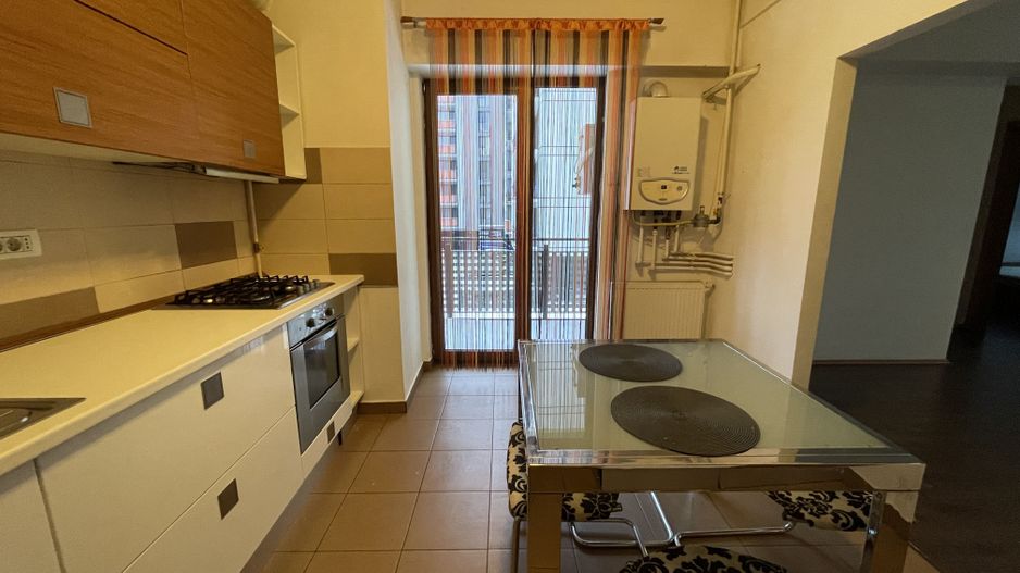 Apartament doua camere,etaj 1,doua locuri de parcare - Poză 3
