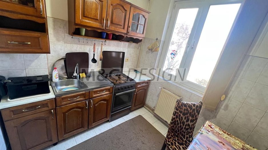 3 camere decomandat etaj 4/10 Dambovita centrala proprie - Poză 1