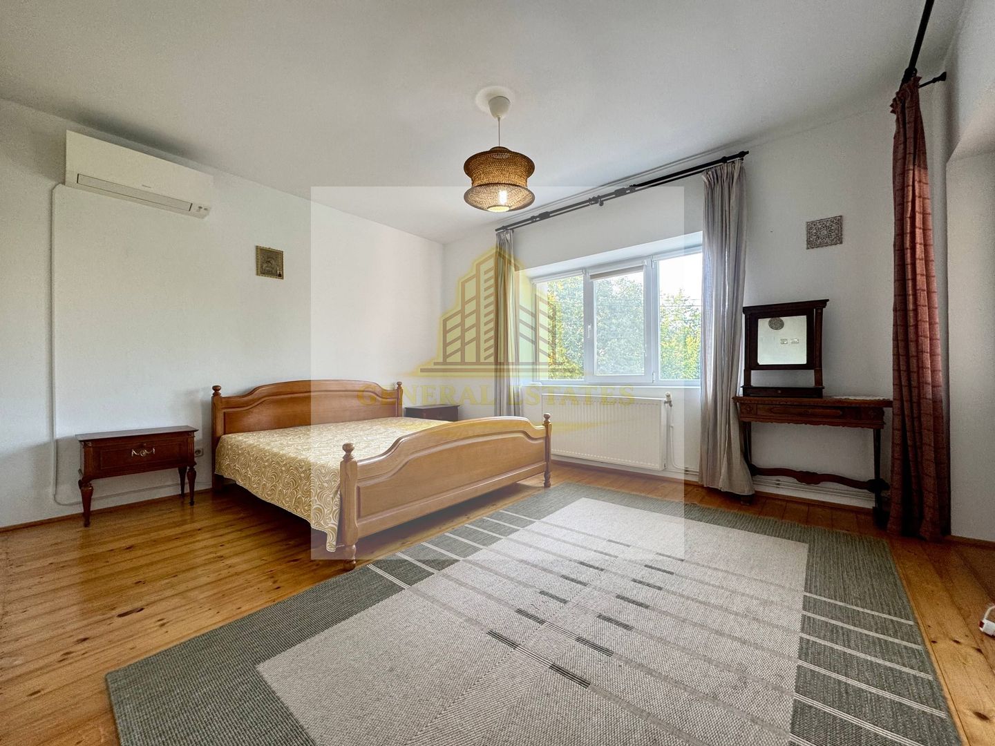 Vânzare Casă  D+P+E - 230 m.p. - Bucium - Poză 10