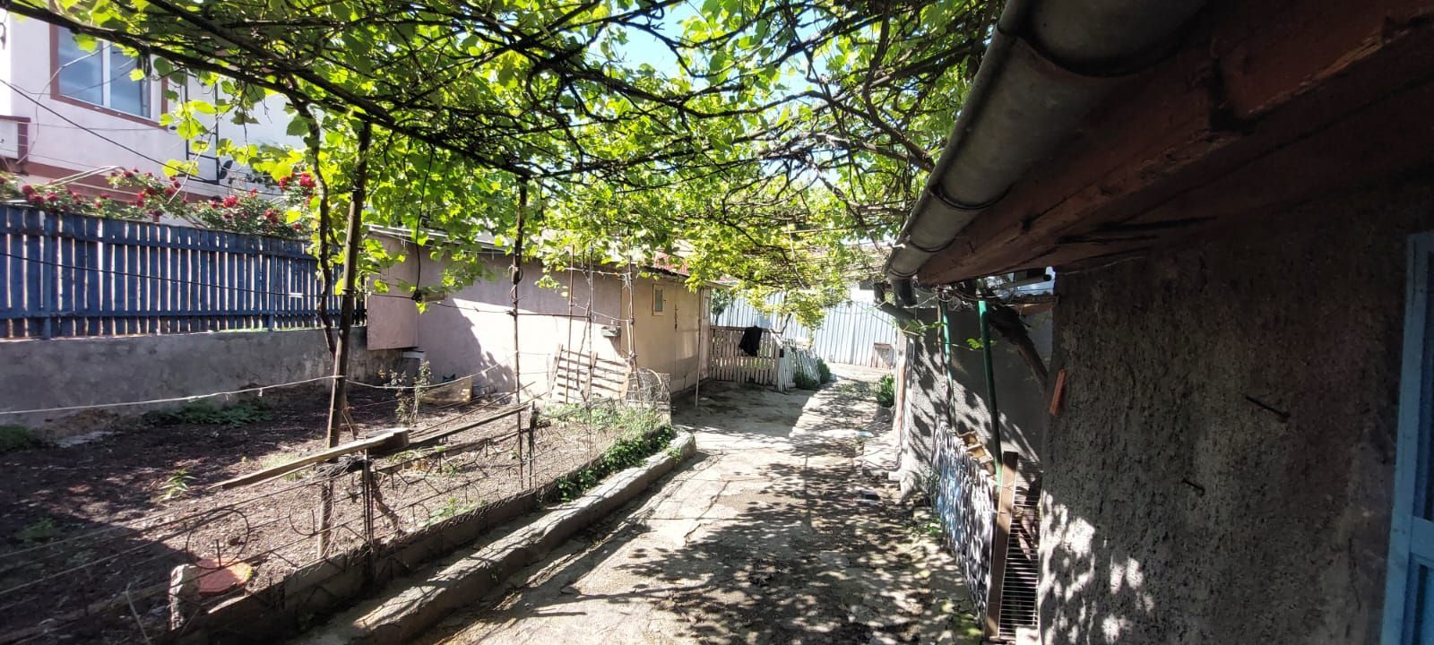 Teren de vanzare 300mp toate utilitatile - Poză 2