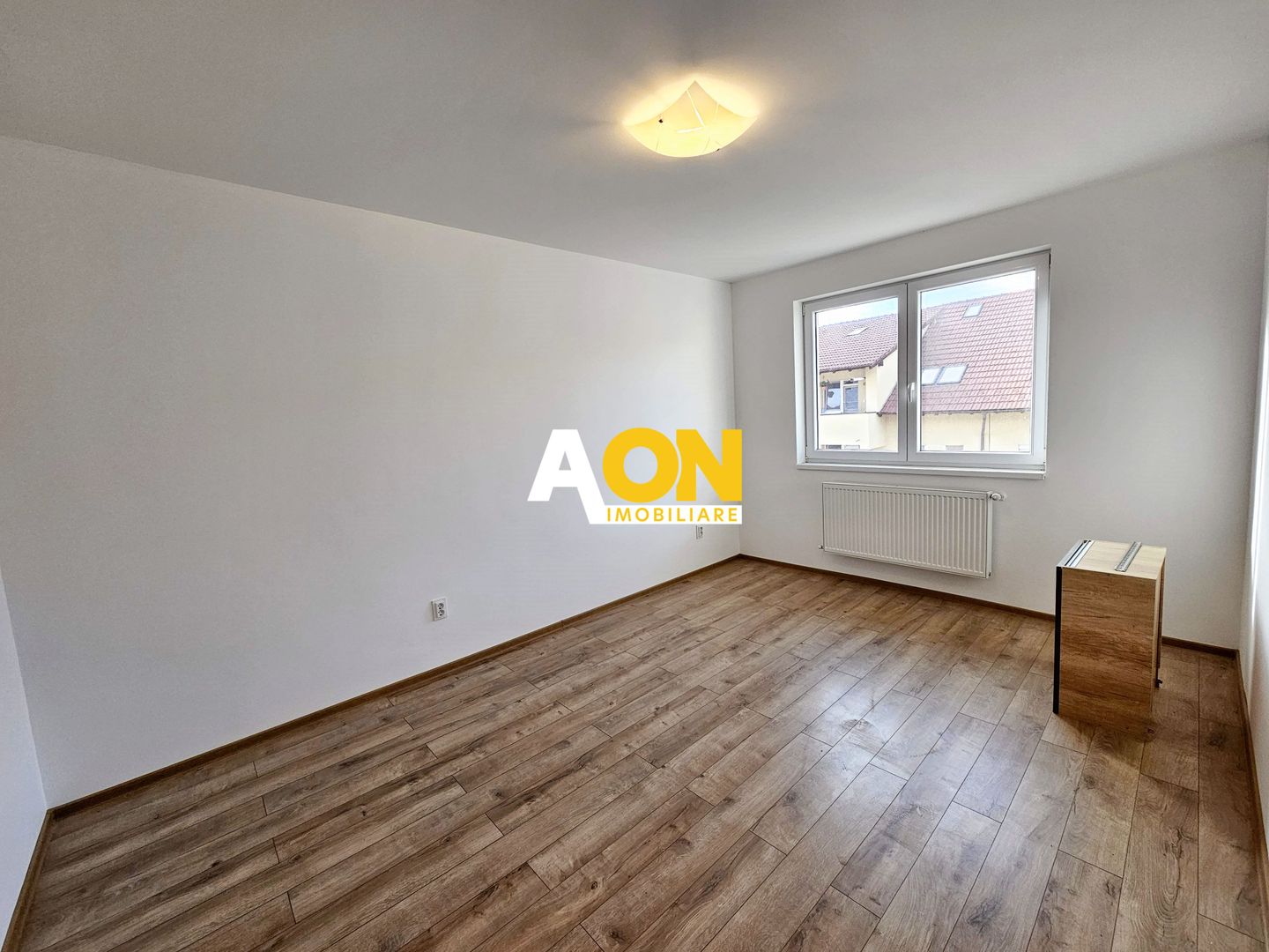 Apartament 3 camere, 2 bai, 67 mp + mansarda 90 mp + boxa + parcare - Poză 7
