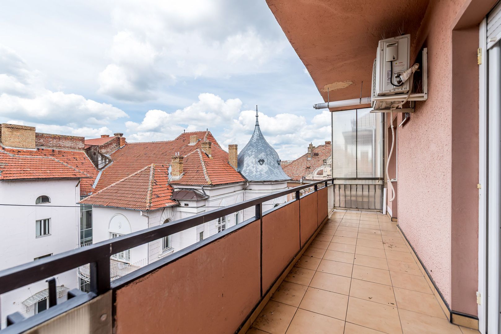 Apartament ultrafinisat la cheie cu 2 camere decomandat Piata Mica - Poză 1